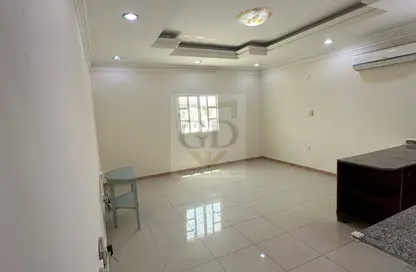 Apartment - Studio - 1 Bathroom for rent in Ain Khaled - Doha