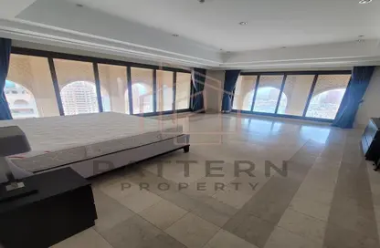 Penthouse - 5 Bedrooms - 7 Bathrooms for rent in Porto Arabia - The Pearl Island - Doha