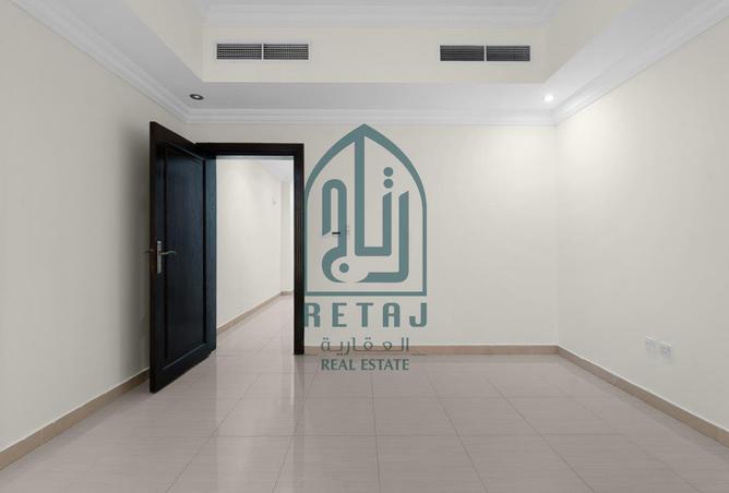 983560 - Property Image 3