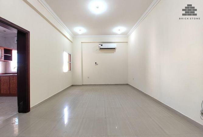 979439 - Property Image 2