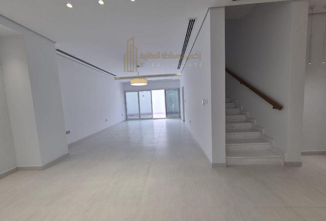 970683 - Property Image 2