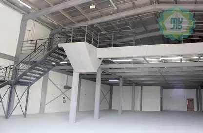 Warehouse - Studio - 2 Bathrooms for rent in Industrial Area - Industrial Area - Doha