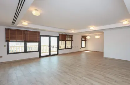 Apartment - 2 Bedrooms - 3 Bathrooms for rent in East Porto Drive - Porto Arabia - The Pearl Island - Doha