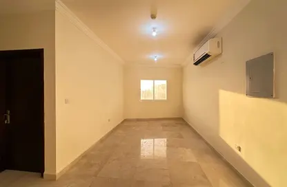 Apartment - 2 Bedrooms - 2 Bathrooms for rent in Al Sadd Road - Al Sadd - Doha