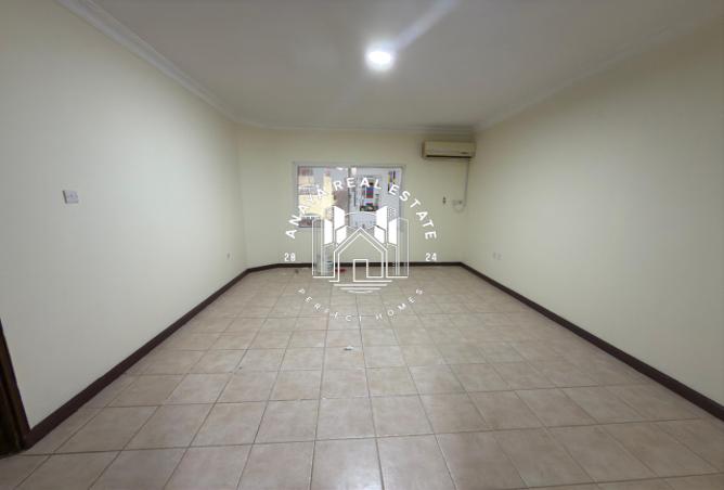 998208 - Property Image 2