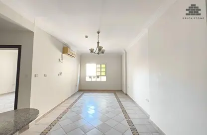 Apartment - 1 Bedroom - 1 Bathroom for rent in Salaja Street - Doha Al Jadeed - Doha