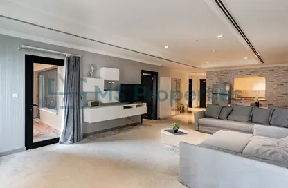 Apartment - 1 Bedroom - 2 Bathrooms for rent in East Porto Drive - Porto Arabia - The Pearl Island - Doha