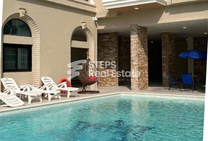 971005 - Property Image 2