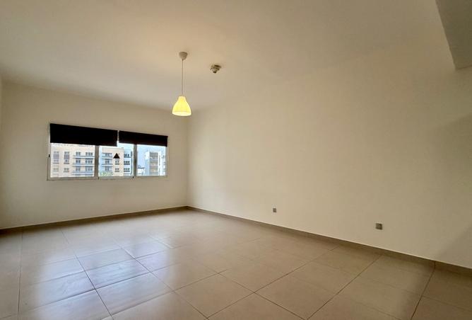 985302 - Property Main Image