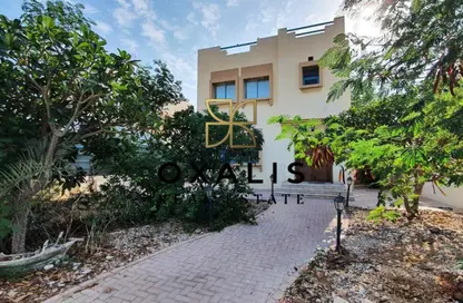 Villa - 3 Bedrooms - 5 Bathrooms for rent in Mamoura 18 - Al Maamoura - Doha