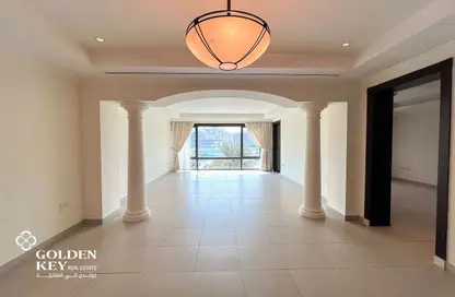 Apartment - 2 Bedrooms - 3 Bathrooms for rent in West Porto Drive - Porto Arabia - The Pearl Island - Doha