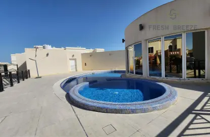 صورة لـ حوض سباحة فيلا - 3 غرف نوم - 3 حمامات للايجار في الثمامة - الثمامة - الدوحة ، صورة رقم 1