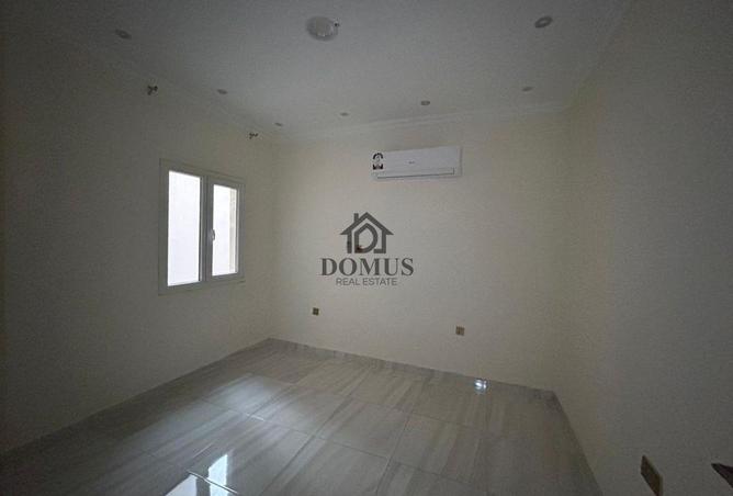 932102 - Property Image 3
