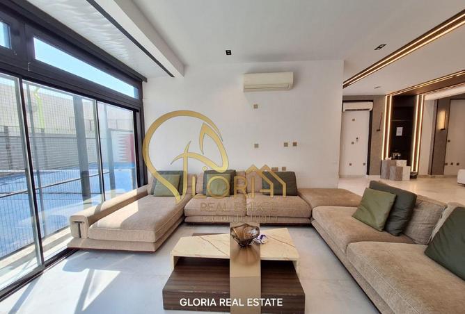 954466 - Property Image 2
