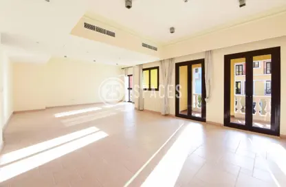 Empty Room image for: Townhouse - 2 Bedrooms - 3 Bathrooms for sale in Venezia - Qanat Quartier - The Pearl Island - Doha, Image 1