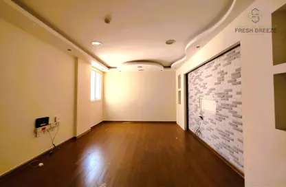 Apartment - 2 Bedrooms - 2 Bathrooms for rent in Umm Ghuwalina - Umm Ghuwailina - Doha
