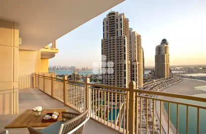Apartment - 2 Bedrooms - 3 Bathrooms for rent in Abraj Bay - Abraj Quartiers - The Pearl Island - Doha