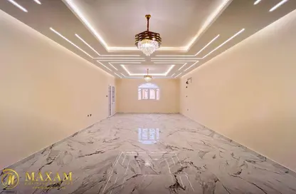 Villa - 5 Bedrooms - 5 Bathrooms for rent in Duhail Villas - Al Duhail - Doha