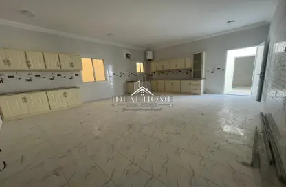 Villa for rent in Umm Qarn - Al Daayen
