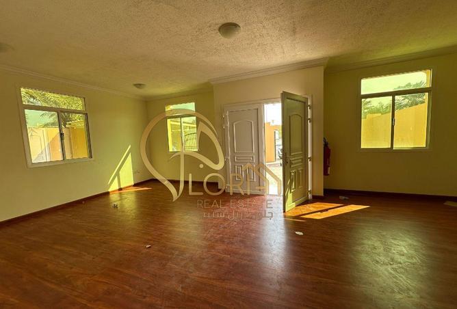 1005386 - Property Image 2