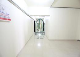 صورةردهة-ممر لـ: مساحات مكتبية - 1 حمام للكراء في شارع سوق الجملة - أبو هامور - الدوحة, صورة 1