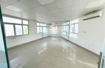 Office Space - Studio - 2 Bathrooms for rent in Al Nasr Street - Al Nasr - Doha