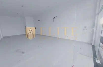 محل تجاري - استوديو - 1 حمام للايجار في طريق سلوى - العزيزية - الدوحة