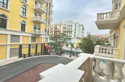 Apartment - 2 Bedrooms - 3 Bathrooms for rent in Carnaval - Qanat Quartier - The Pearl Island - Doha