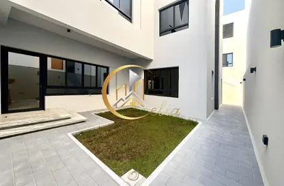 فيلا - 7 غرف نوم - 8 حمامات للايجار في العب - الخيصة - أم صلال محمد