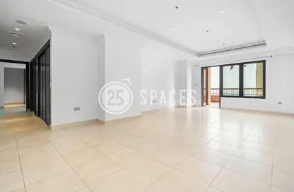 Apartment - 2 Bedrooms - 3 Bathrooms for rent in Tower 31 - Porto Arabia - The Pearl Island - Doha