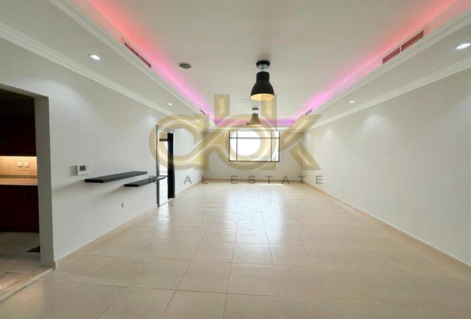 988177 - Property Main Image