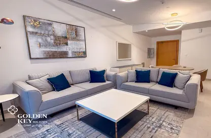 Apartment - 2 Bedrooms - 3 Bathrooms for rent in The Garden - Floresta Gardens - The Pearl Island - Doha
