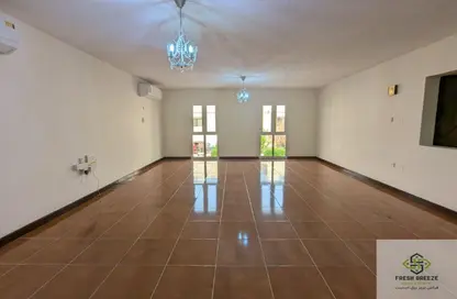 دوبلكس - 3 غرف نوم - 2 حمامات للايجار في شارع المطار القديم - طريق المطار القديم - الدوحة