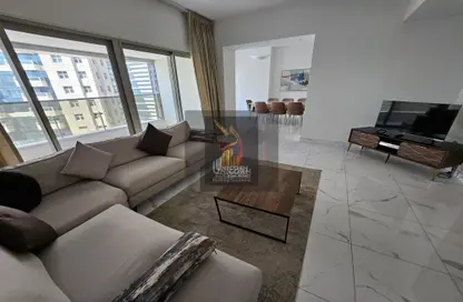 Apartment - 3 Bedrooms - 3 Bathrooms for rent in West Bay Tower - West Bay - West Bay - Doha