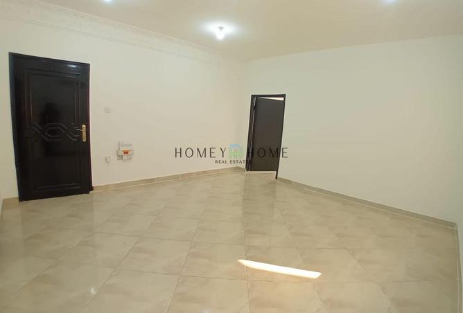 954532 - Property Image 2