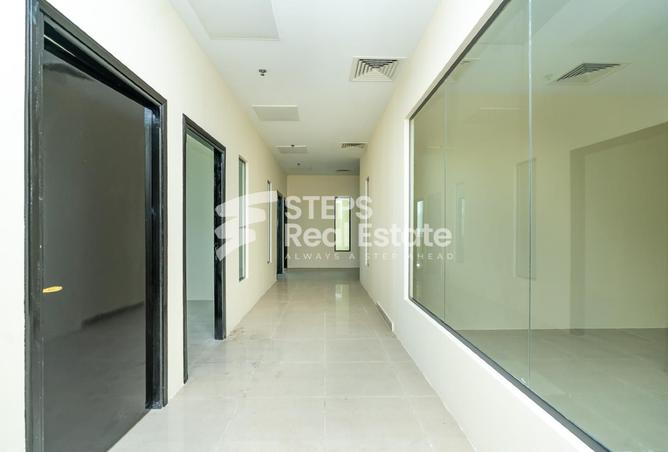 956085 - Property Image 3