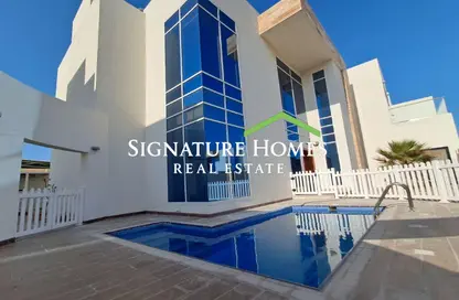 Villa - 4 Bedrooms - 5 Bathrooms for rent in Umm Al Seneem Street - Ain Khaled - Doha