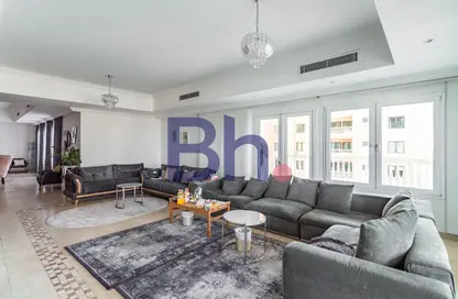 Apartment - 3 Bedrooms - 5 Bathrooms for rent in West Porto Drive - Porto Arabia - The Pearl Island - Doha