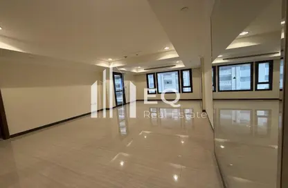Apartment - 1 Bedroom - 2 Bathrooms for rent in East Porto Drive - Porto Arabia - The Pearl Island - Doha