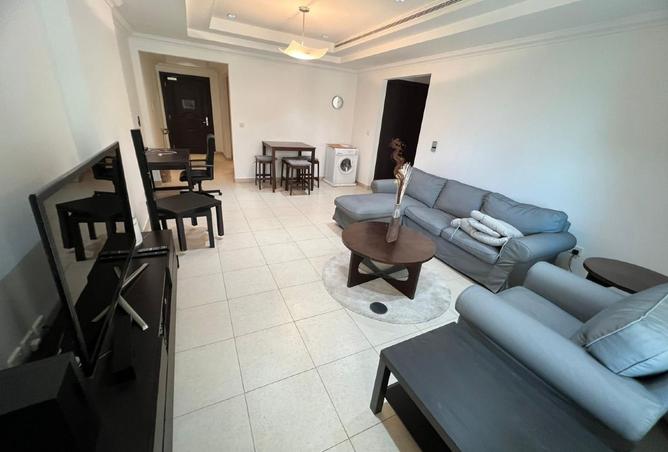 930128 - Property Image 2