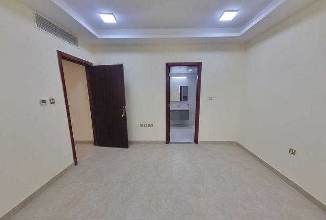 954123 - Property Image 2