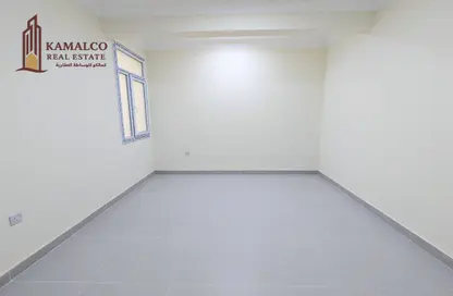 Apartment - 2 Bedrooms - 2 Bathrooms for rent in Umm Ghuwailina 4 - Umm Ghuwailina - Doha