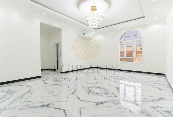 913614 - Property Image 2