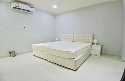 Apartment - 1 Bedroom - 1 Bathroom for rent in Old Salata - Salata - Doha