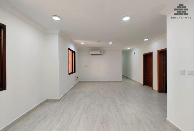 941374 - Property Image 2