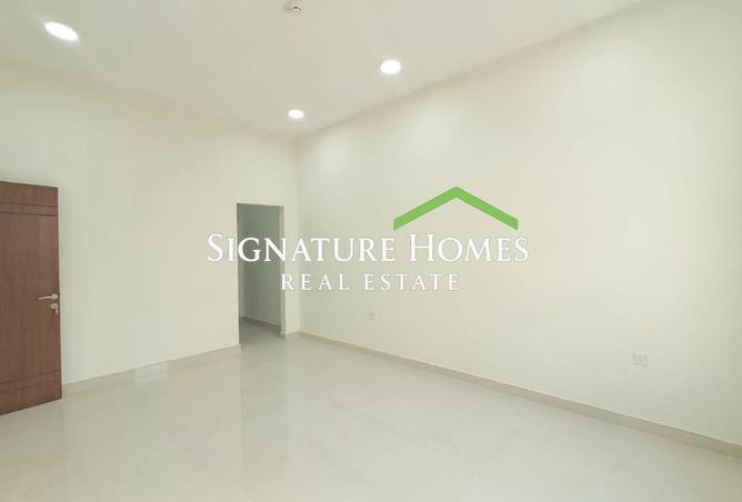 957427 - Property Image 2