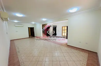 مجمع سكني - 4 غرف نوم - 4 حمامات للايجار في شارع المطار القديم - طريق المطار القديم - الدوحة