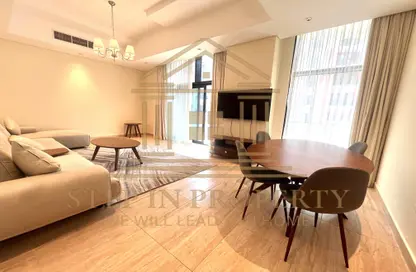 Apartment - 2 Bedrooms - 2 Bathrooms for rent in The Pearl Island - Doha