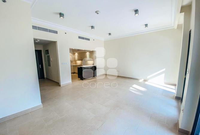 930395 - Property Image 2