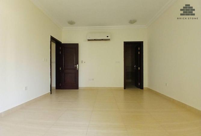 904617 - Property Image 2